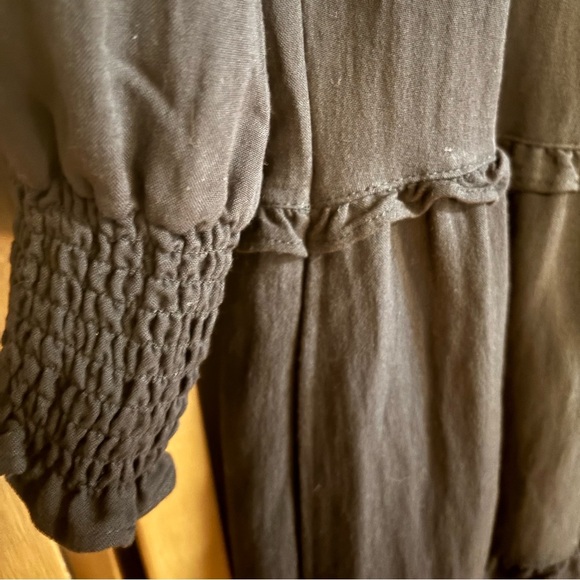 G by Giuliana V neck Tiered NWOT - Picture 4 of 4